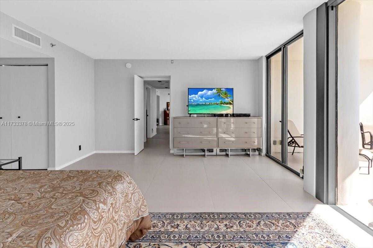 Small Image of 1000 ISLAND BLVD #2003, Aventura Number 18