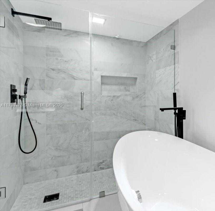 Small Image of 1000 ISLAND BLVD #2003, Aventura Number 25