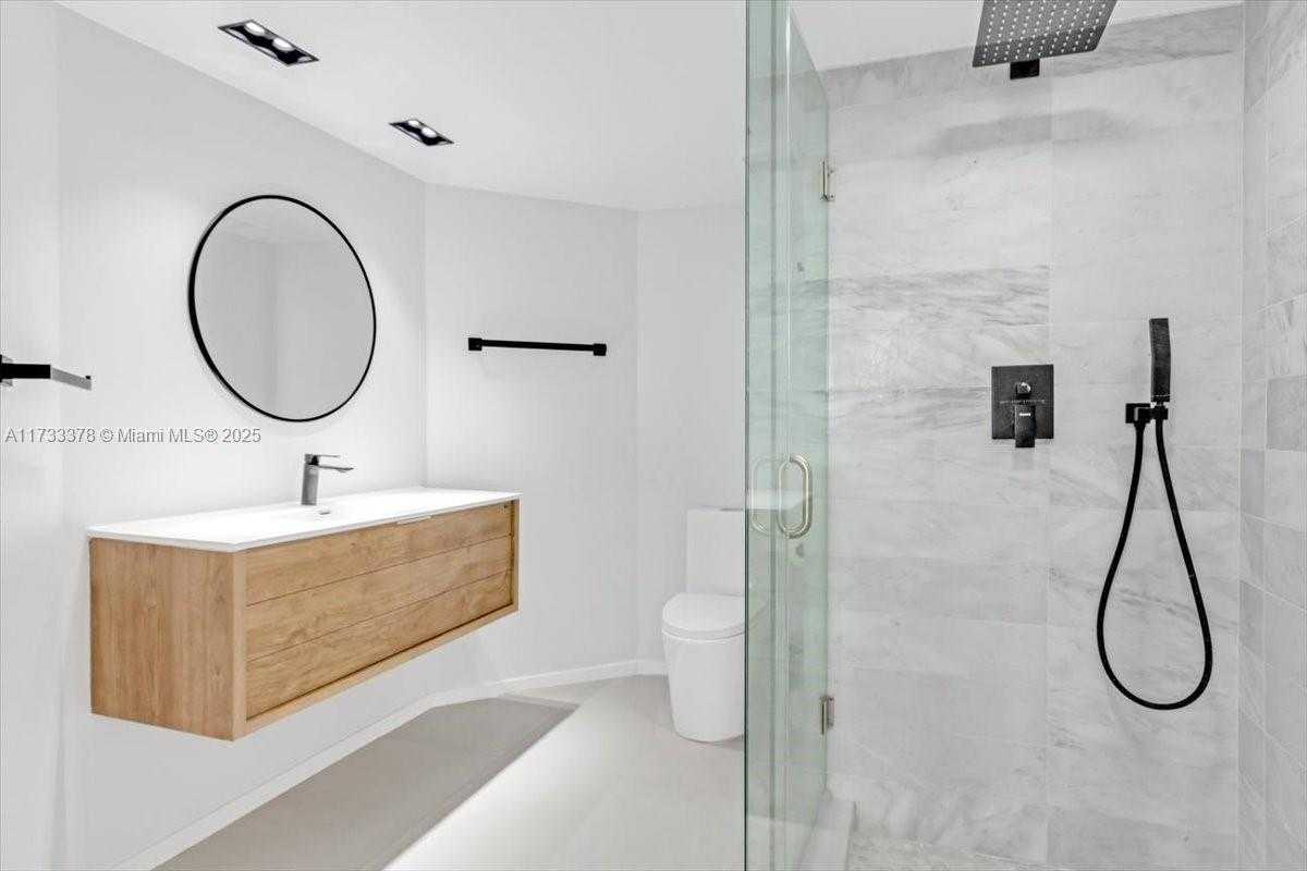Small Image of 1000 ISLAND BLVD #2003, Aventura Number 31