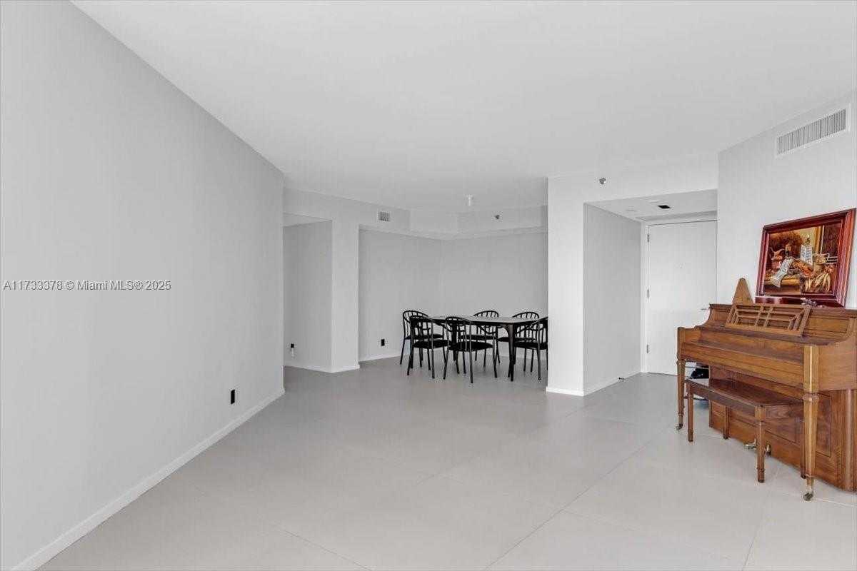 Small Image of 1000 ISLAND BLVD #2003, Aventura Number 8