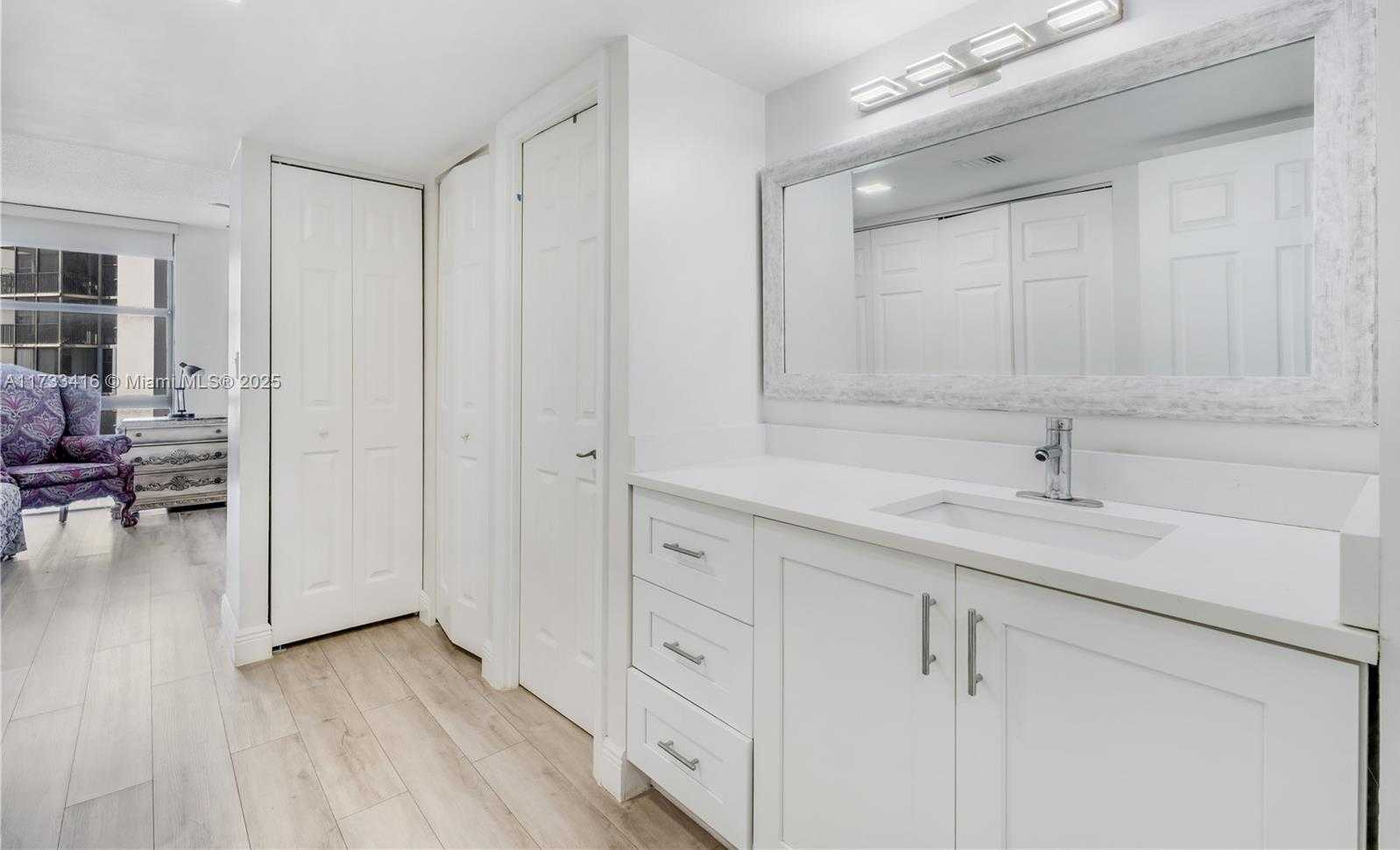 Small Image of 20379 E Country Club Dr, Aventura, FL 33180, USA Number 14