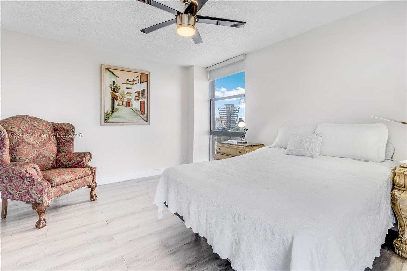 Small Image of 20379 E Country Club Dr, Aventura, FL 33180, USA Number 16