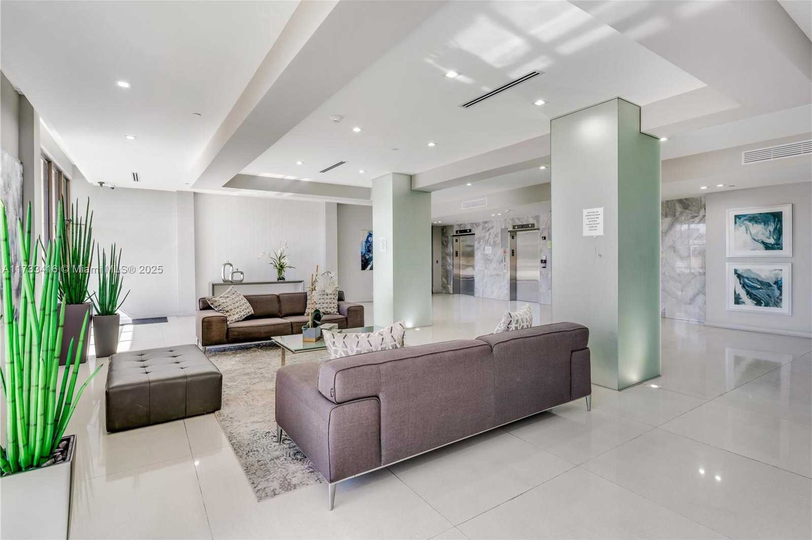 Small Image of 20379 E Country Club Dr, Aventura, FL 33180, USA Number 22