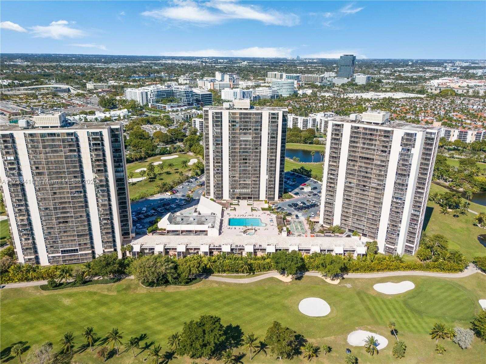 Small Image of 20379 E Country Club Dr, Aventura, FL 33180, USA Number 26