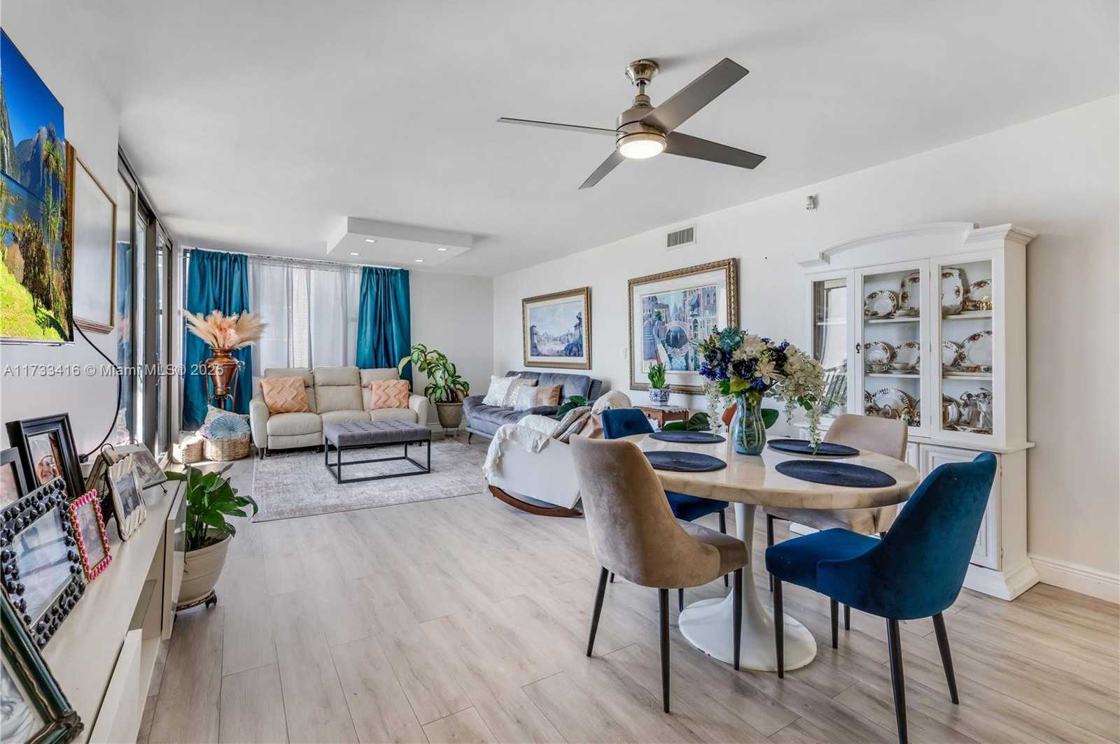 Small Image of 20379 E Country Club Dr, Aventura, FL 33180, USA Number 6
