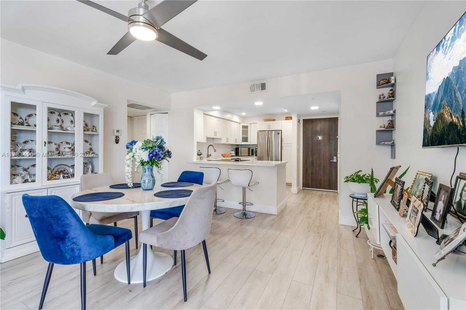 Small Image of 20379 E Country Club Dr, Aventura, FL 33180, USA Number 7