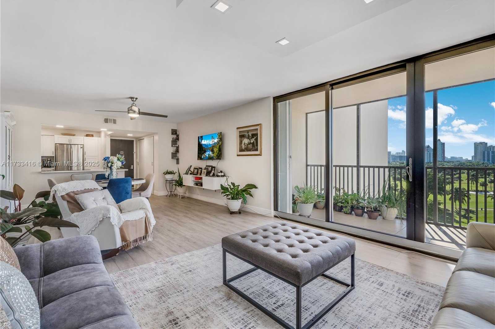 Small Image of 20379 E Country Club Dr, Aventura, FL 33180, USA Number 8