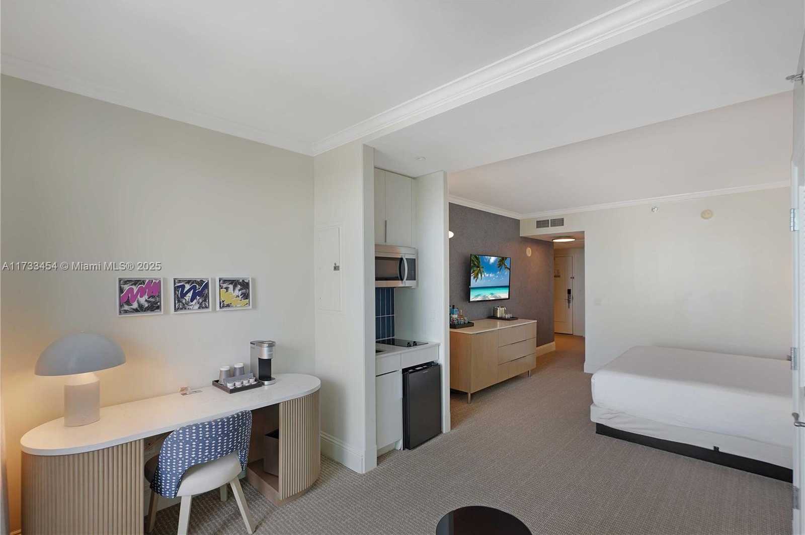 Small Image of 4401 COLLINS AVE #2305 / 2307, Miami Beach Number 19