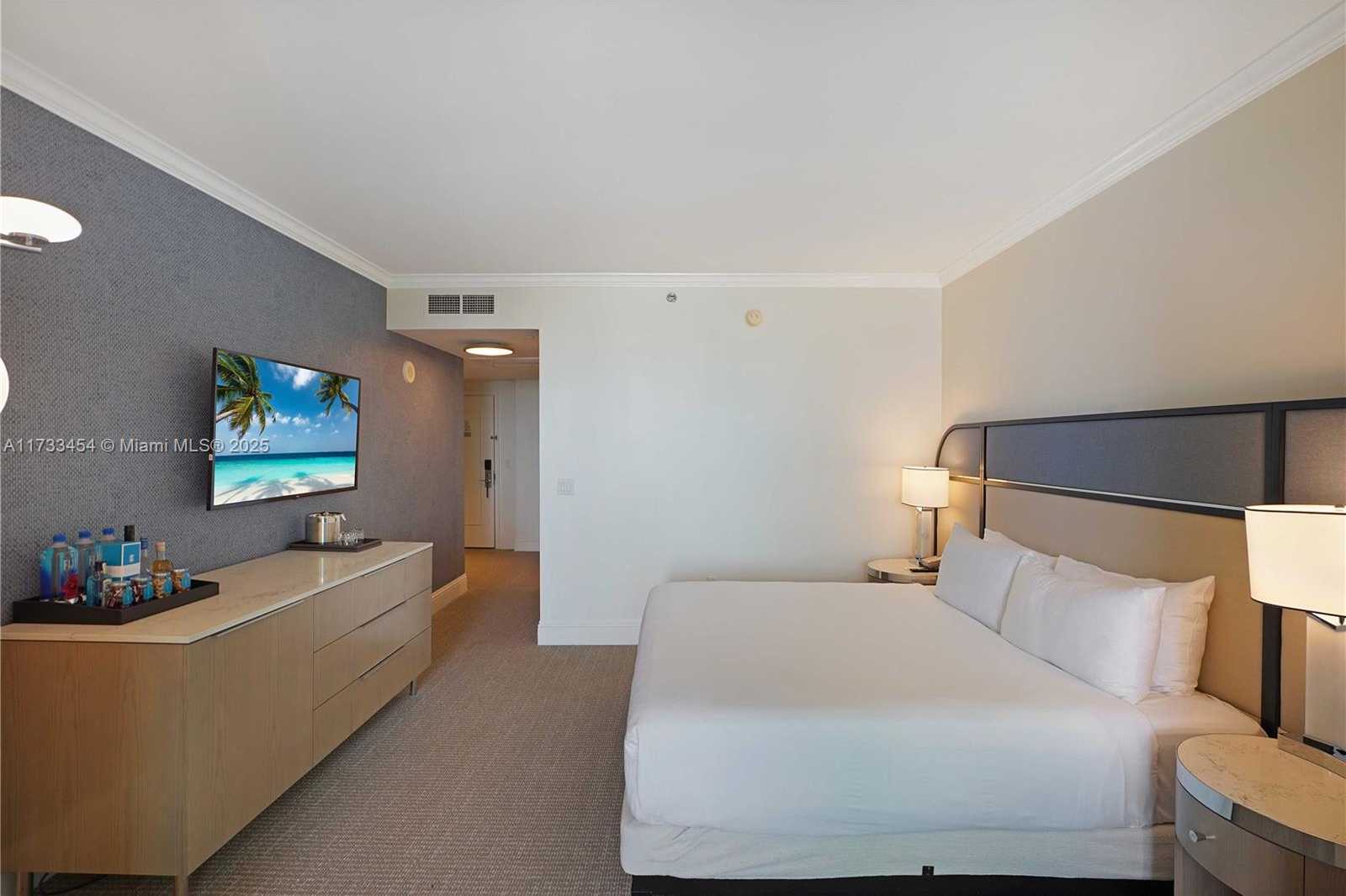 Small Image of 4401 COLLINS AVE #2305 / 2307, Miami Beach Number 20