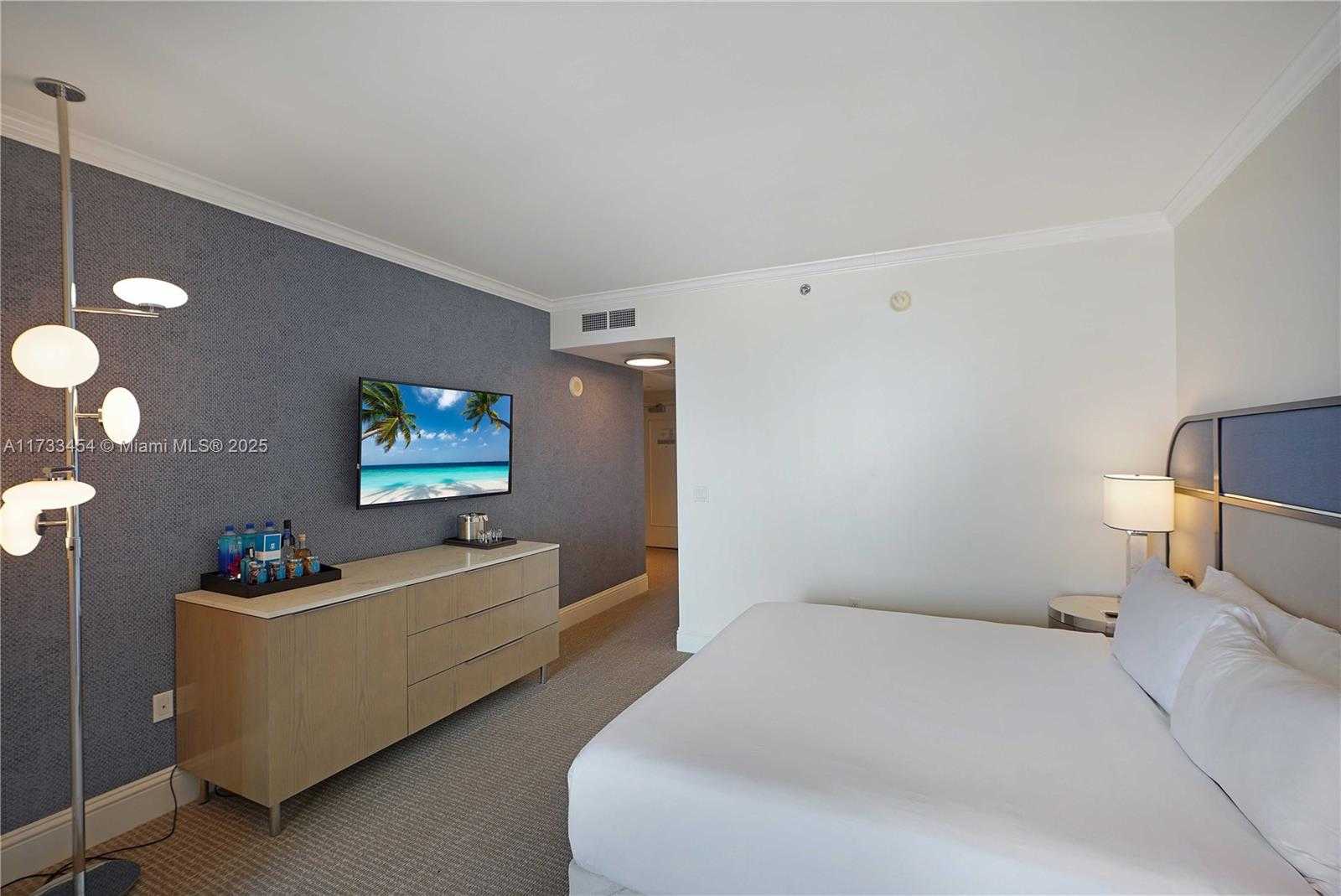 Small Image of 4401 COLLINS AVE #2305 / 2307, Miami Beach Number 21