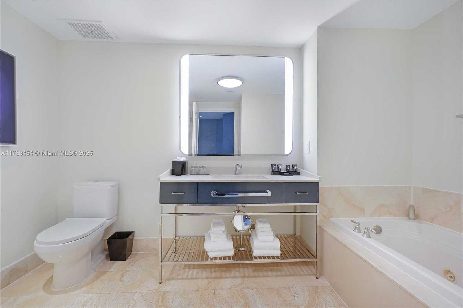 Small Image of 4401 COLLINS AVE #2305 / 2307, Miami Beach Number 22