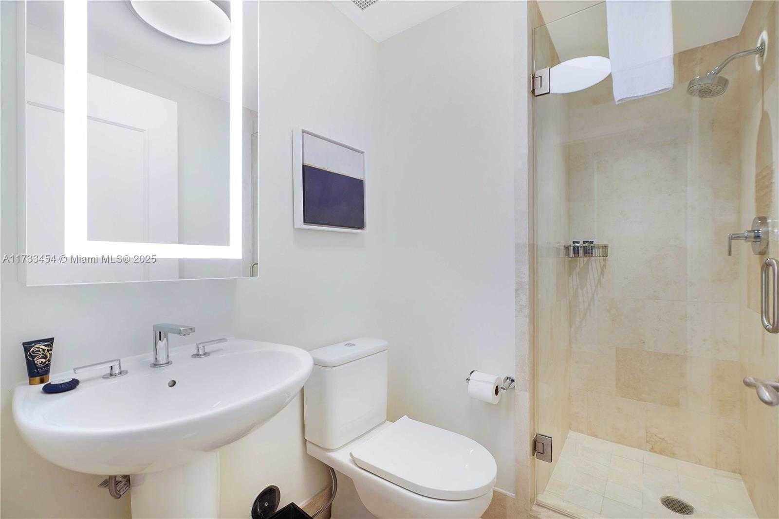 Small Image of 4401 COLLINS AVE #2305 / 2307, Miami Beach Number 36