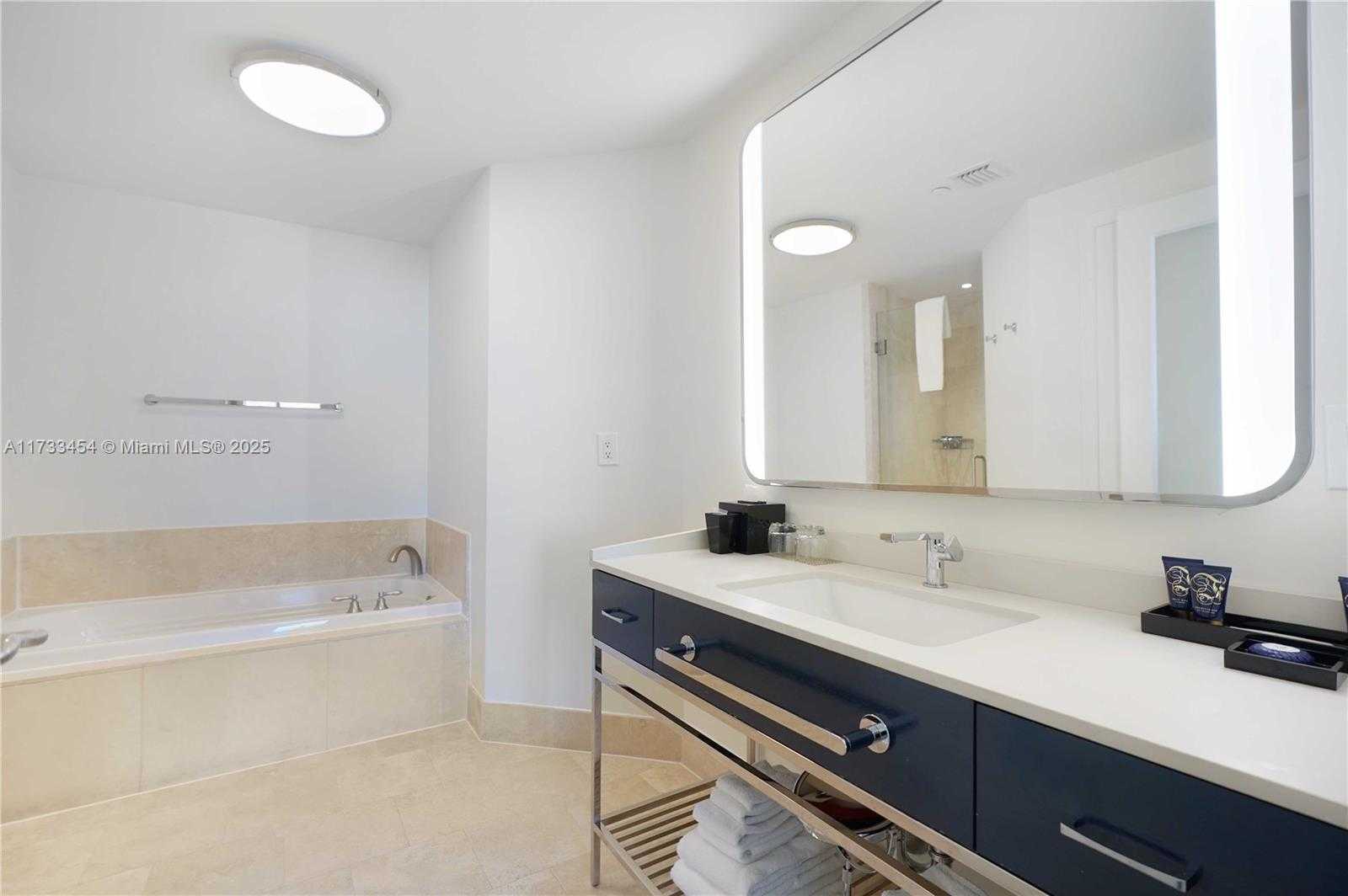 Small Image of 4401 COLLINS AVE #2305 / 2307, Miami Beach Number 57