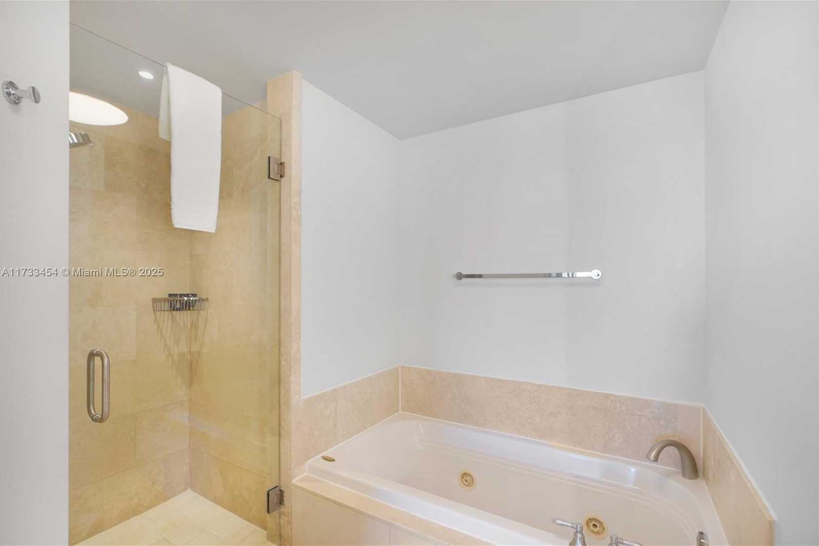 Small Image of 4401 COLLINS AVE #2305 / 2307, Miami Beach Number 58