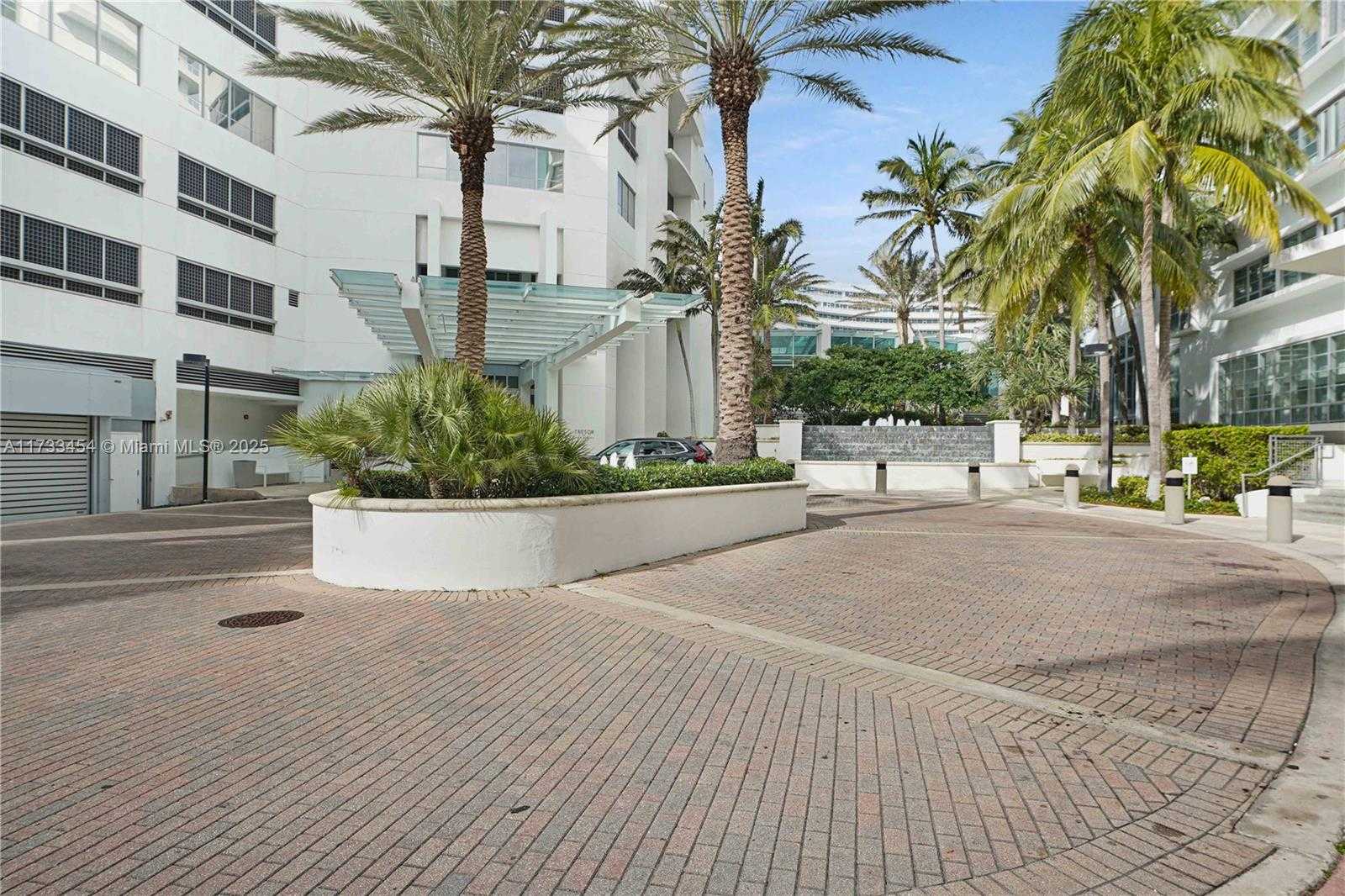 Small Image of 4401 COLLINS AVE #2305 / 2307, Miami Beach Number 75