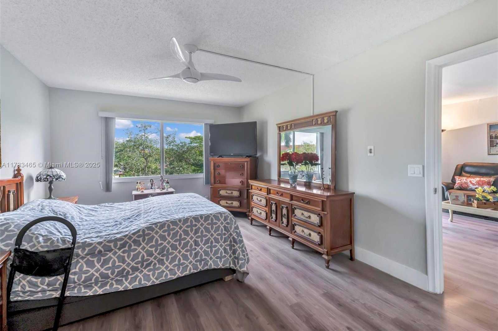 Small Image of 1401 SOUTH WEST 128TH TER #307H, Pembroke Pines Number 11