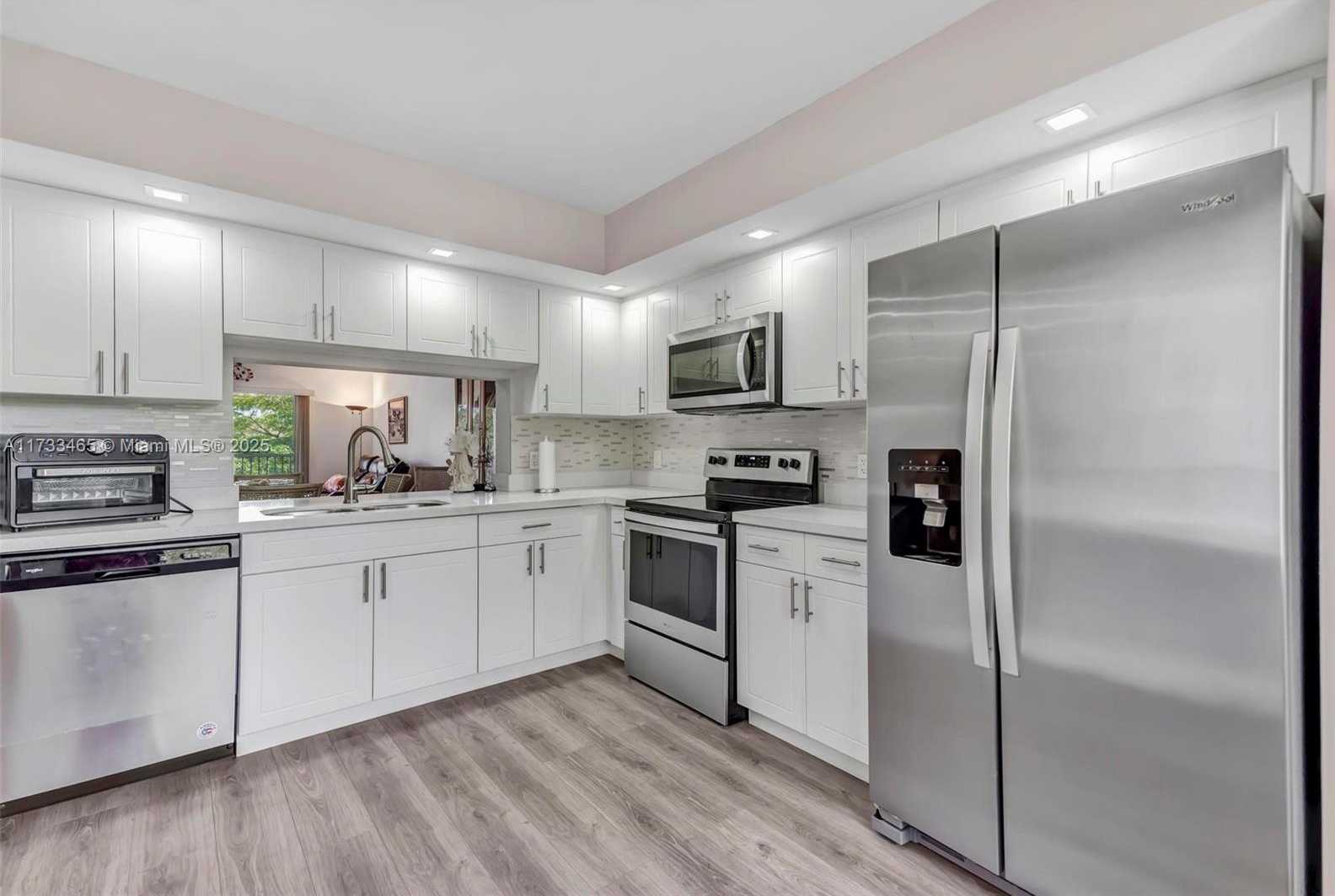 Small Image of 1401 SOUTH WEST 128TH TER #307H, Pembroke Pines Number 2