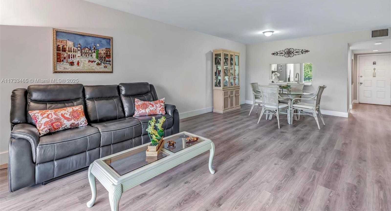 Small Image of 1401 SOUTH WEST 128TH TER #307H, Pembroke Pines Number 4