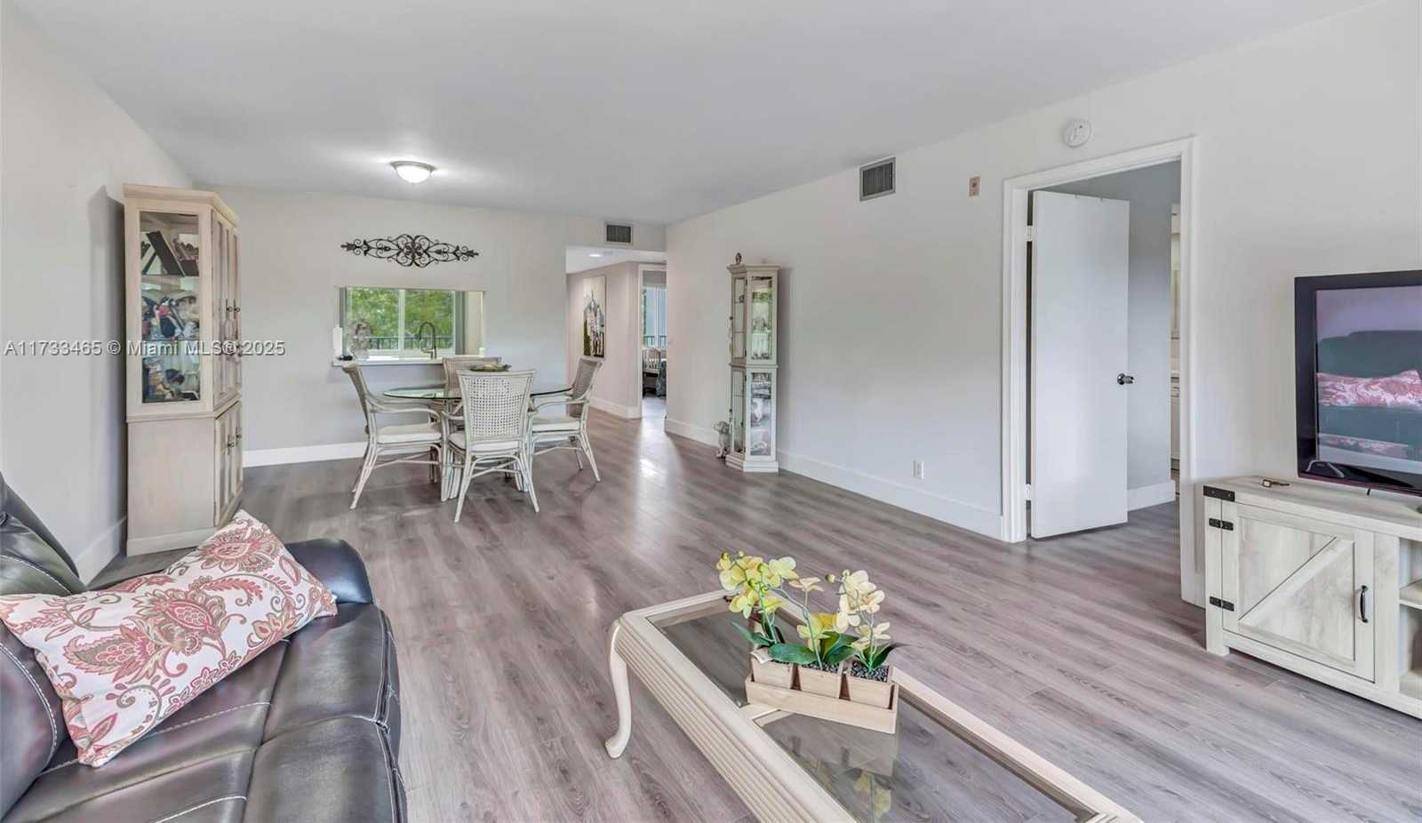 Small Image of 1401 SOUTH WEST 128TH TER #307H, Pembroke Pines Number 5
