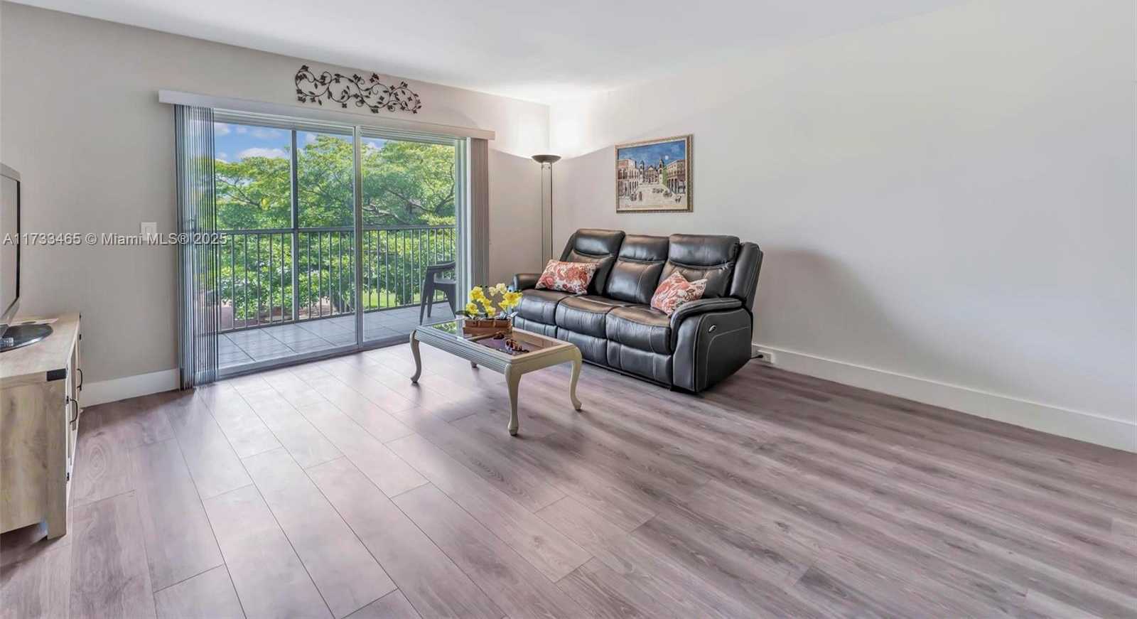 Small Image of 1401 SOUTH WEST 128TH TER #307H, Pembroke Pines Number 9