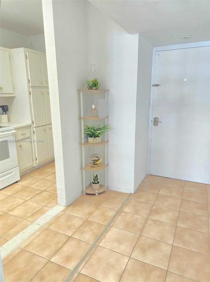 Small Image of 100 LINCOLN RD #931, Miami Beach Number 12