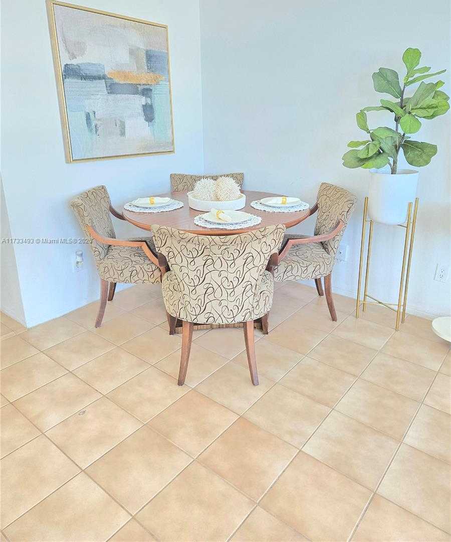 Small Image of 100 LINCOLN RD #931, Miami Beach Number 8