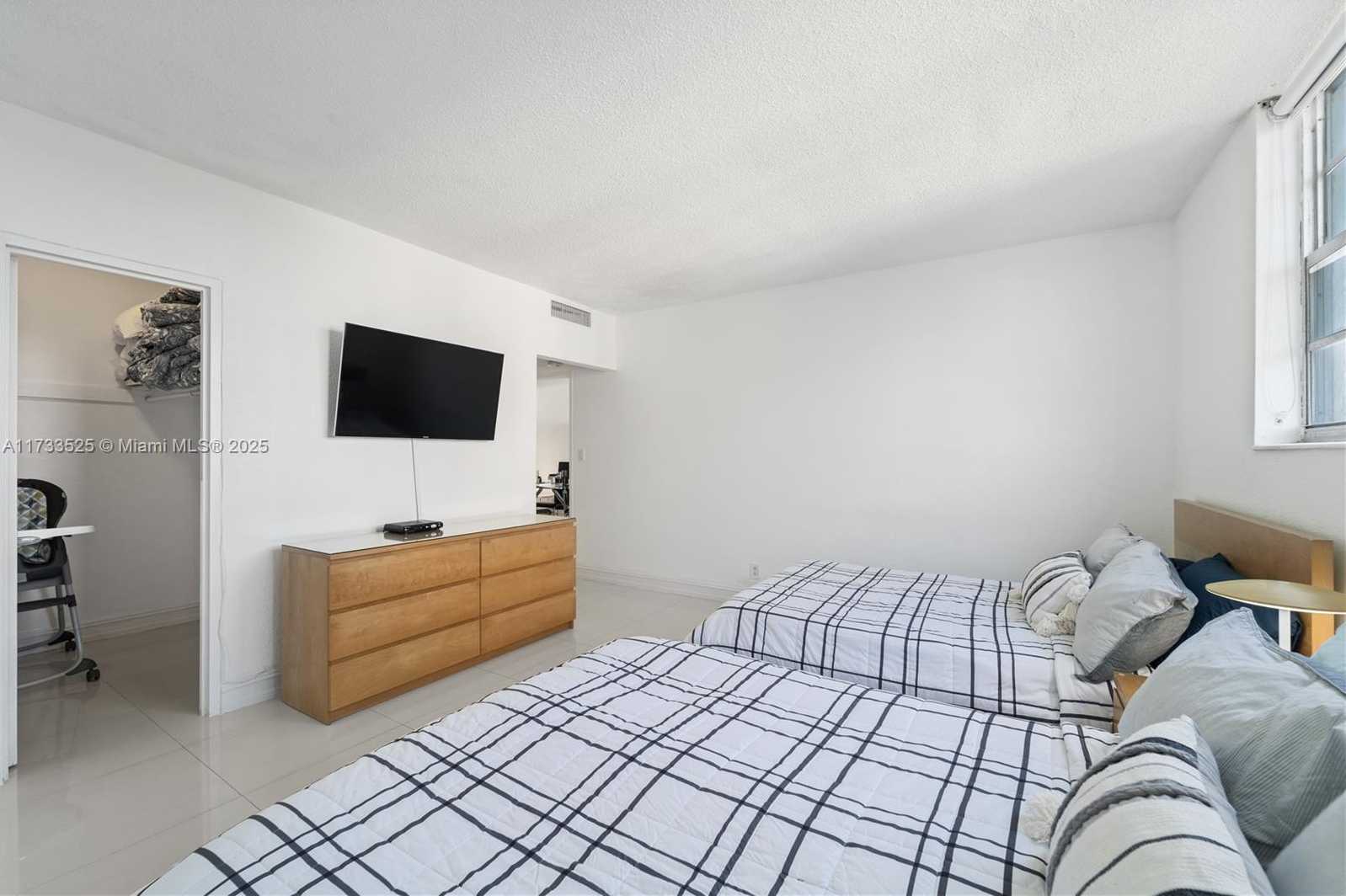 Small Image of 4001 SOUTH OCEAN DR #10G, Hollywood Number 19