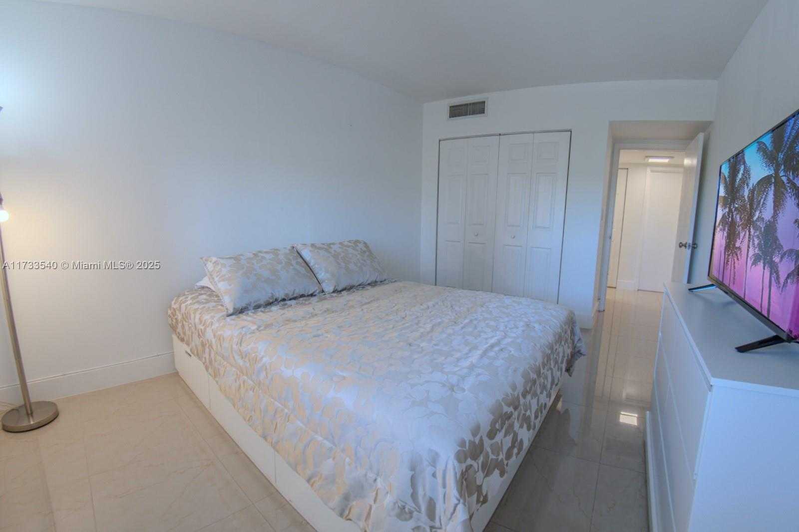 Small Image of 20100 WEST COUNTRY CLUB DR #504, Aventura Number 13