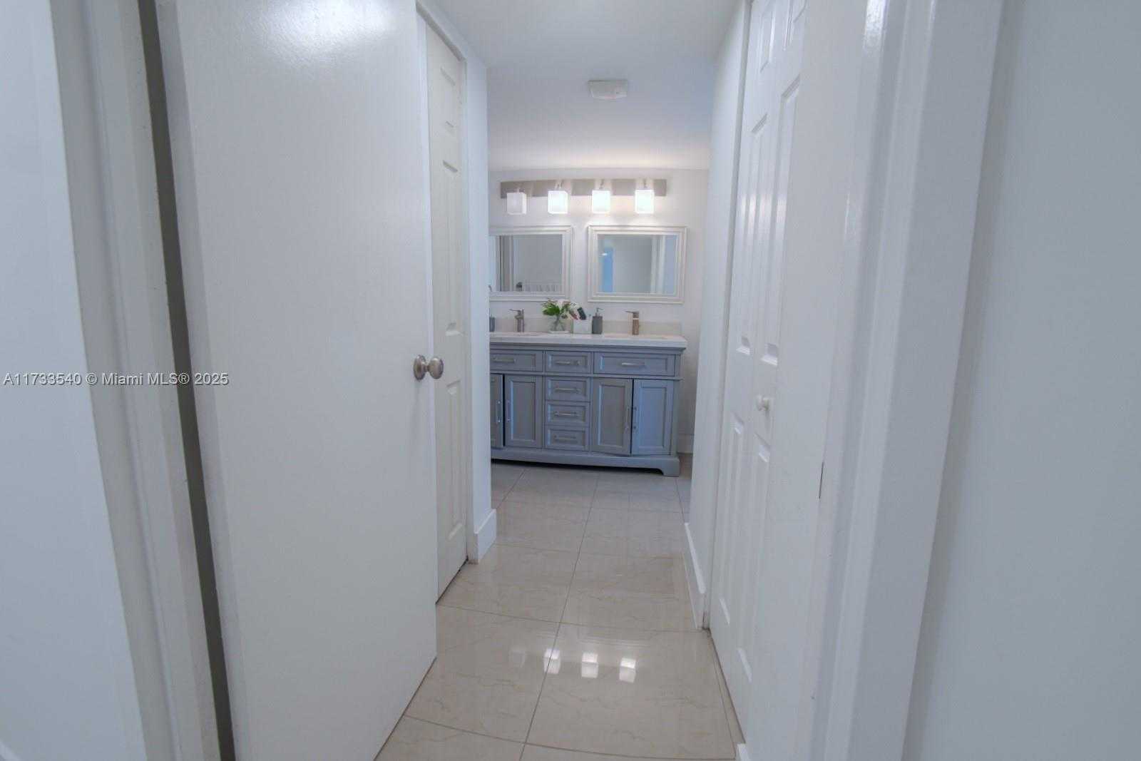 Small Image of 20100 WEST COUNTRY CLUB DR #504, Aventura Number 14