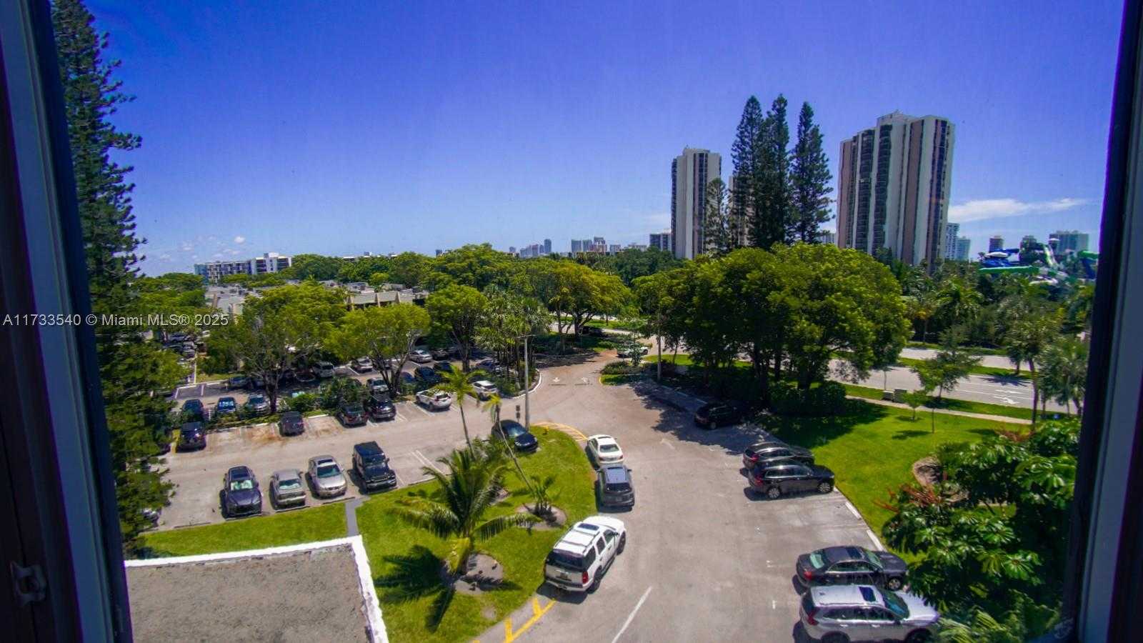 Small Image of 20100 WEST COUNTRY CLUB DR #504, Aventura Number 22