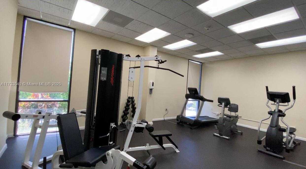 Small Image of 20100 WEST COUNTRY CLUB DR #504, Aventura Number 26
