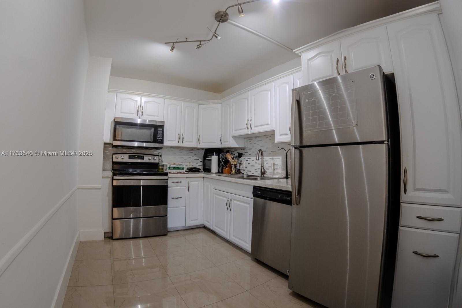 Small Image of 20100 WEST COUNTRY CLUB DR #504, Aventura Number 8