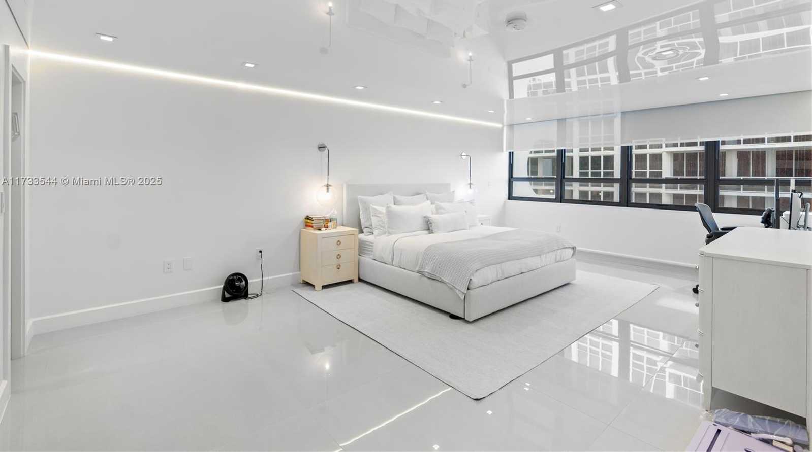 Small Image of 10205 COLLINS AVE #608, Bal Harbour Number 27