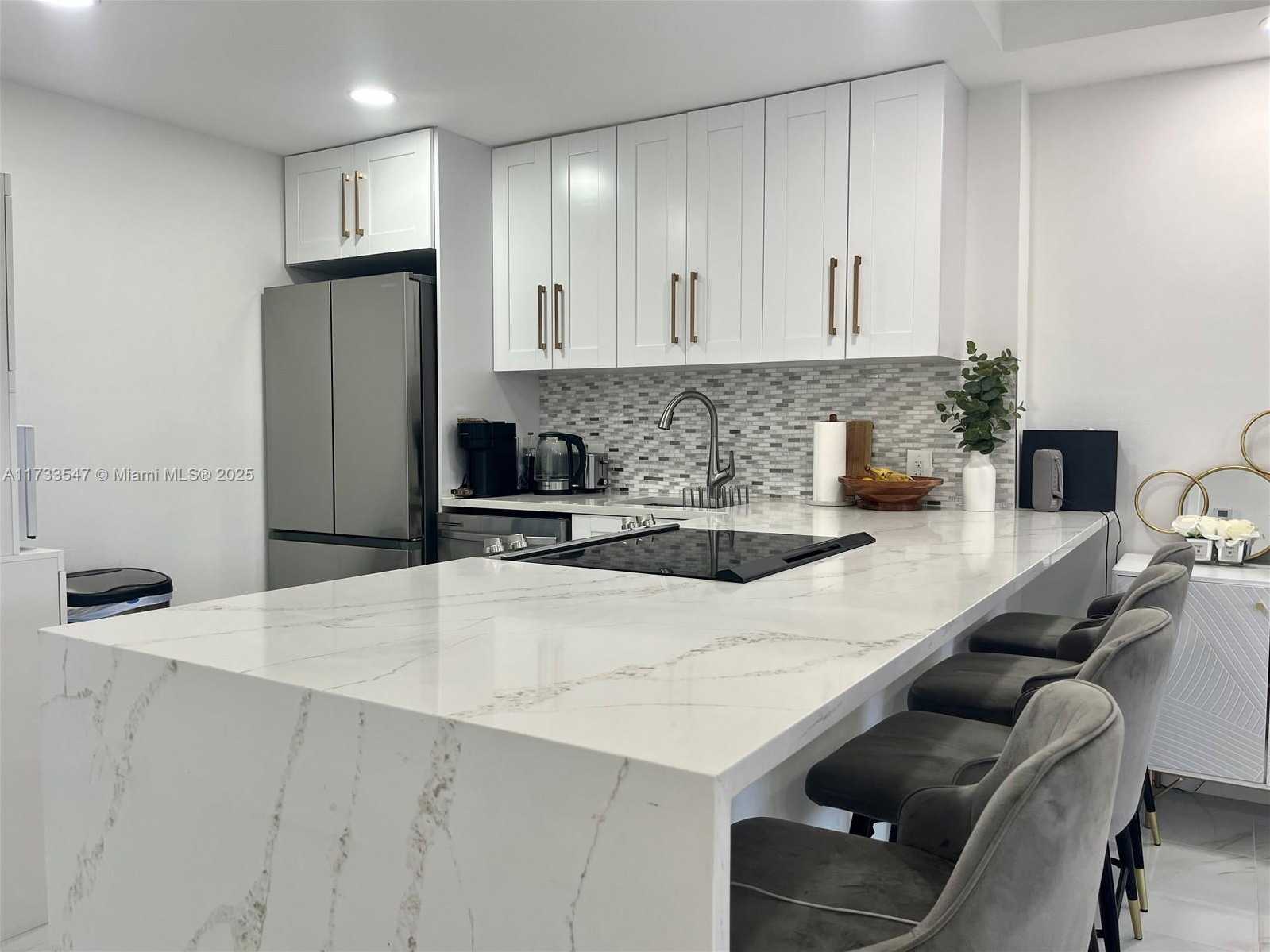 Small Image of 3101 NORTH COUNTRY CLUB DR #406, Aventura Number 2
