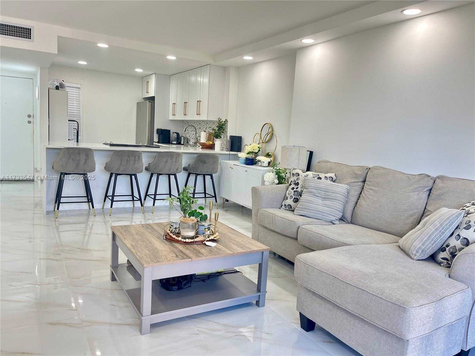 Small Image of 3101 NORTH COUNTRY CLUB DR #406, Aventura Number 4