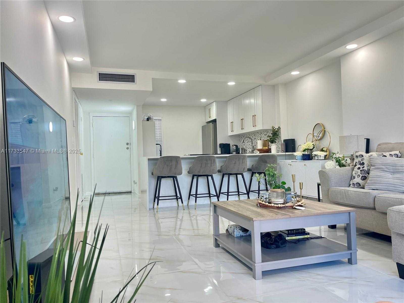 Small Image of 3101 NORTH COUNTRY CLUB DR #406, Aventura Number 5