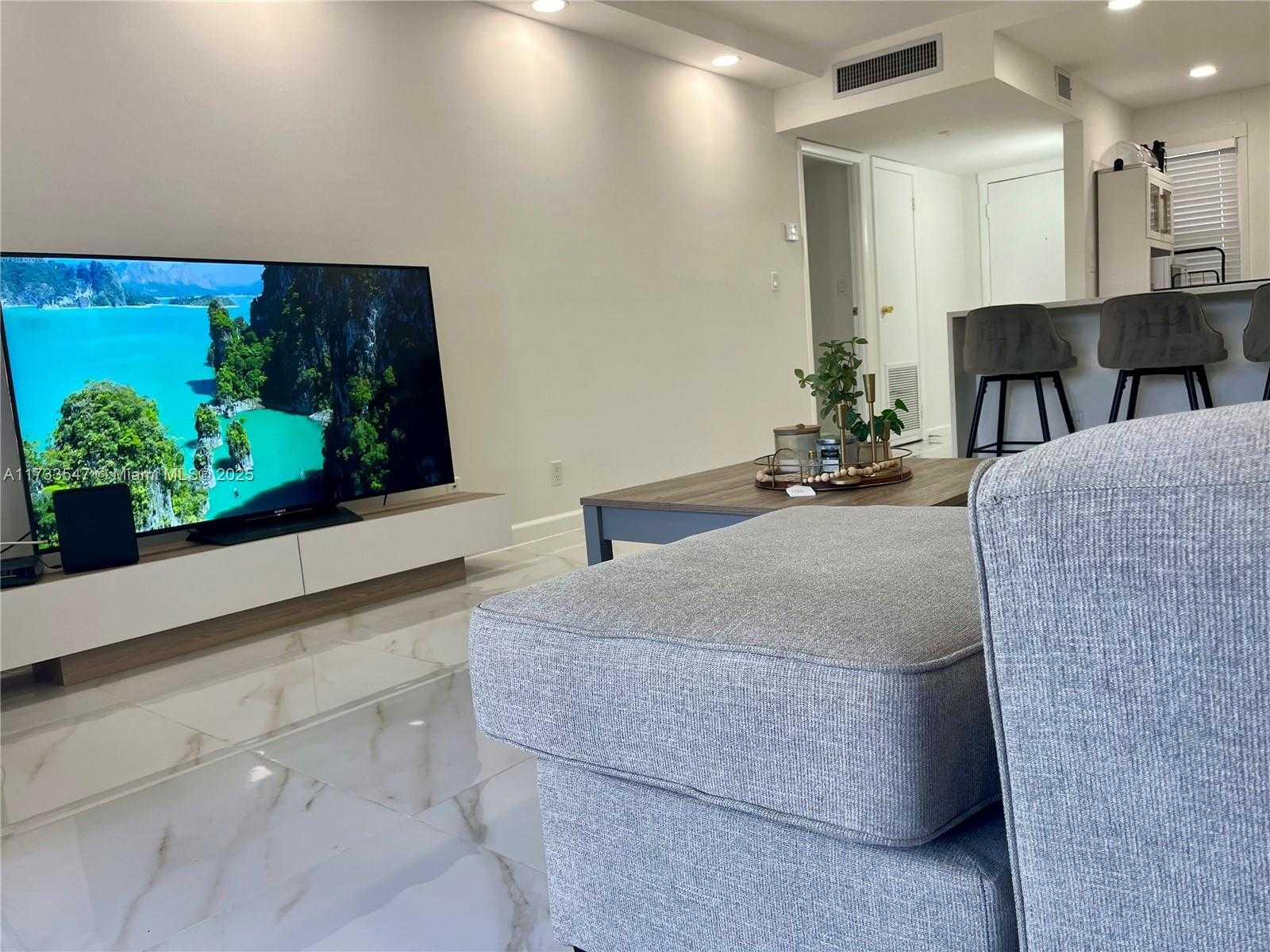 Small Image of 3101 NORTH COUNTRY CLUB DR #406, Aventura Number 6