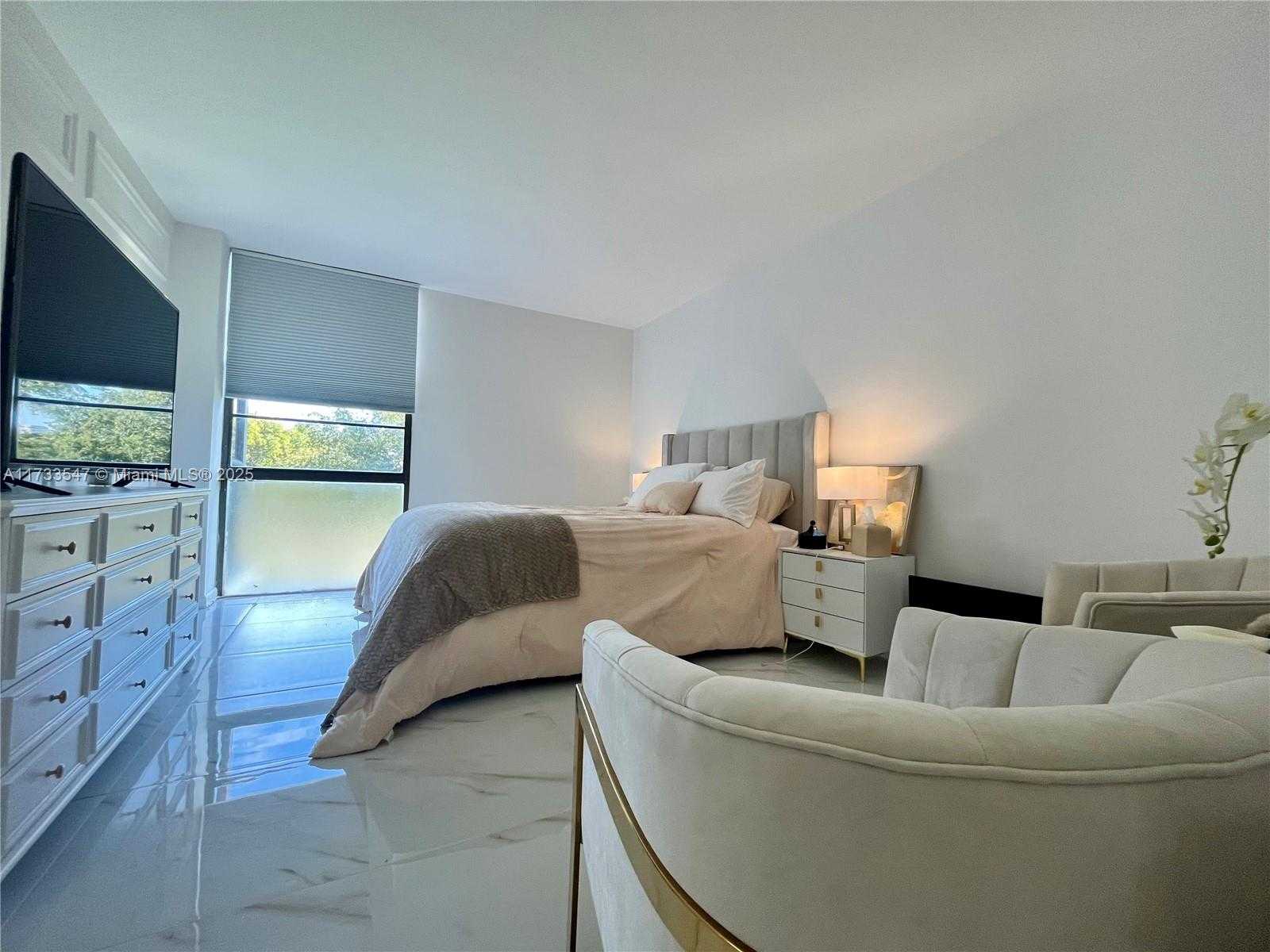 Small Image of 3101 NORTH COUNTRY CLUB DR #406, Aventura Number 7