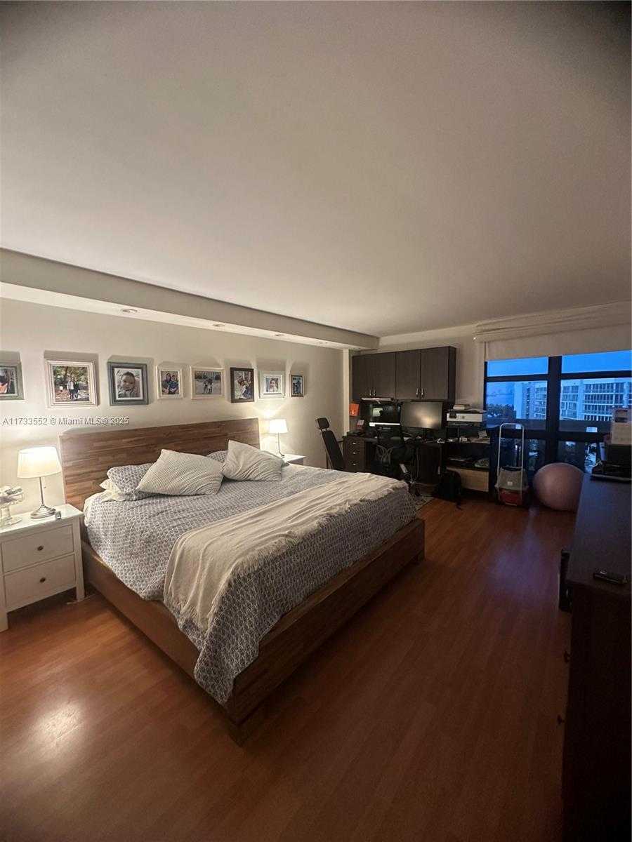 Small Image of 1121 CRANDON BLVD #E904, Key Biscayne Number 11