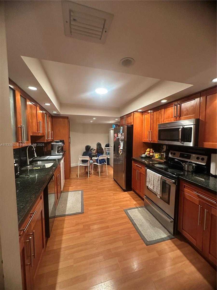 Small Image of 1121 CRANDON BLVD #E904, Key Biscayne Number 15