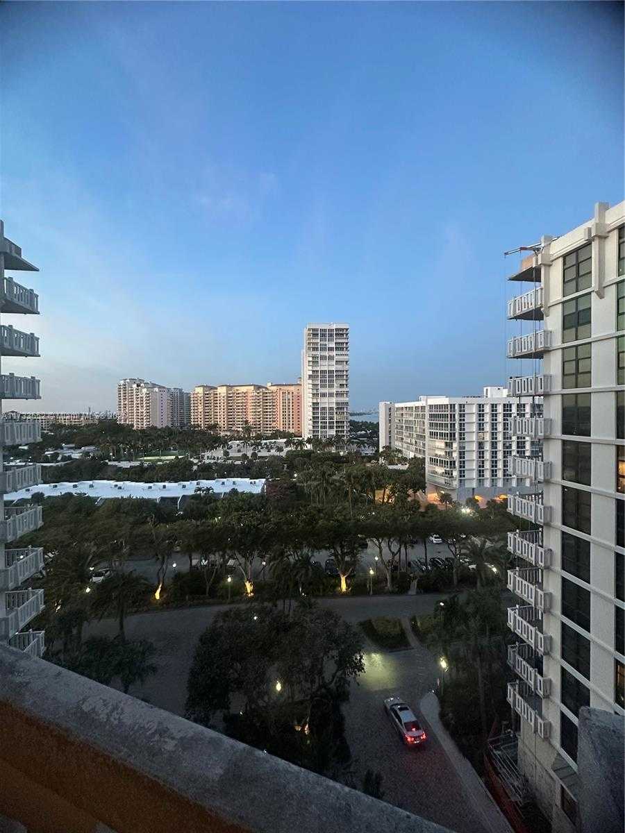 Small Image of 1121 CRANDON BLVD #E904, Key Biscayne Number 7
