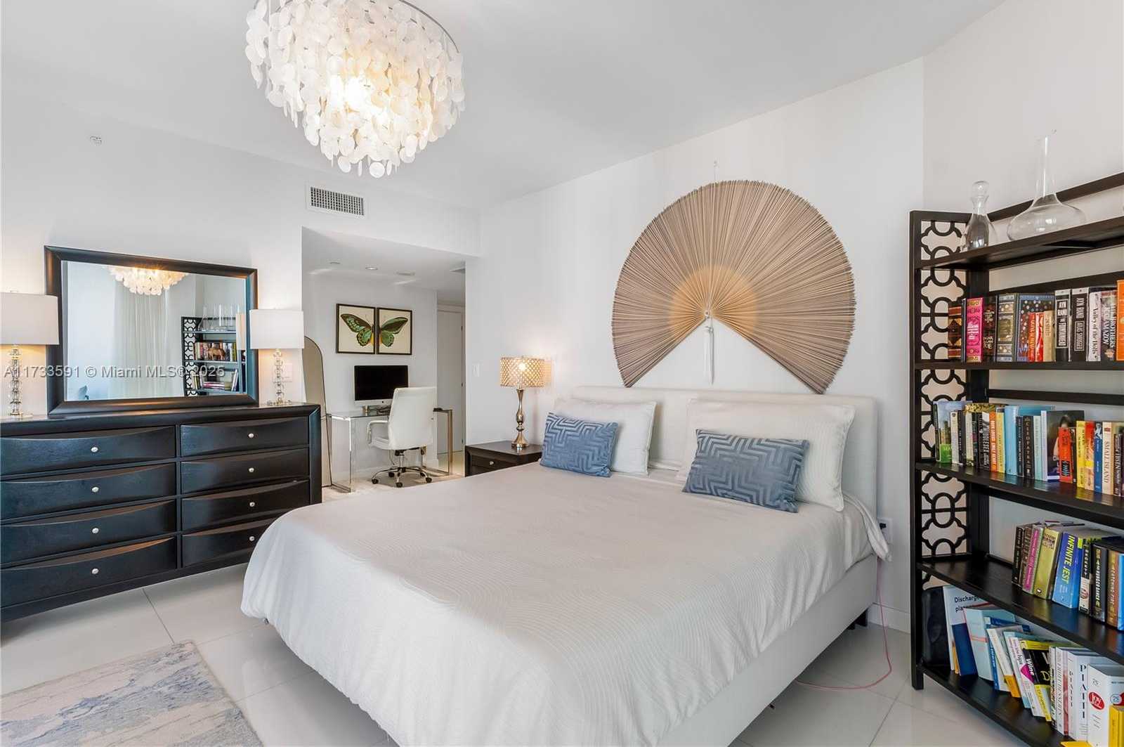 Small Image of 200 BISCAYNE BOULEVARD WAY #4101, Miami Number 13