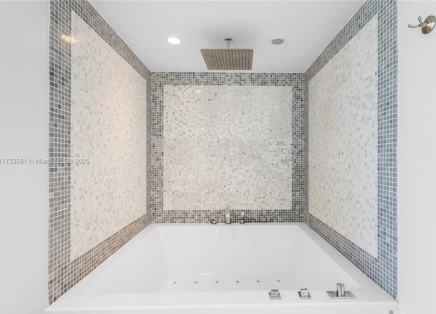 Small Image of 200 BISCAYNE BOULEVARD WAY #4101, Miami Number 15