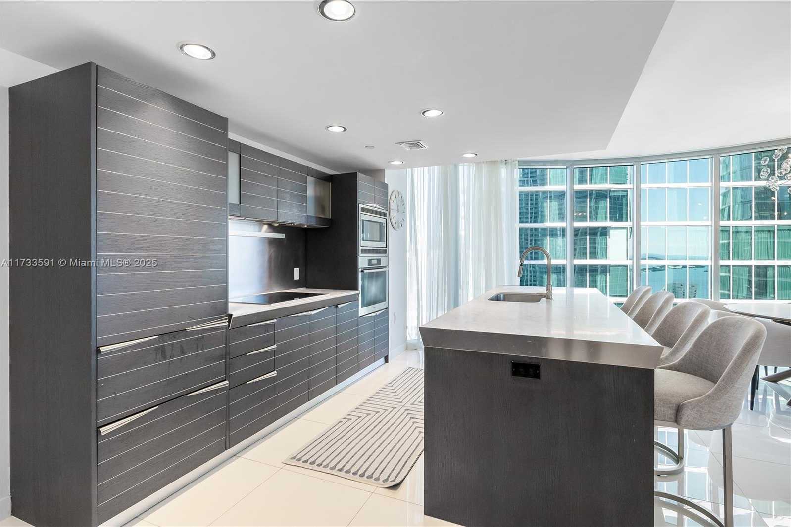 Small Image of 200 BISCAYNE BOULEVARD WAY #4101, Miami Number 3