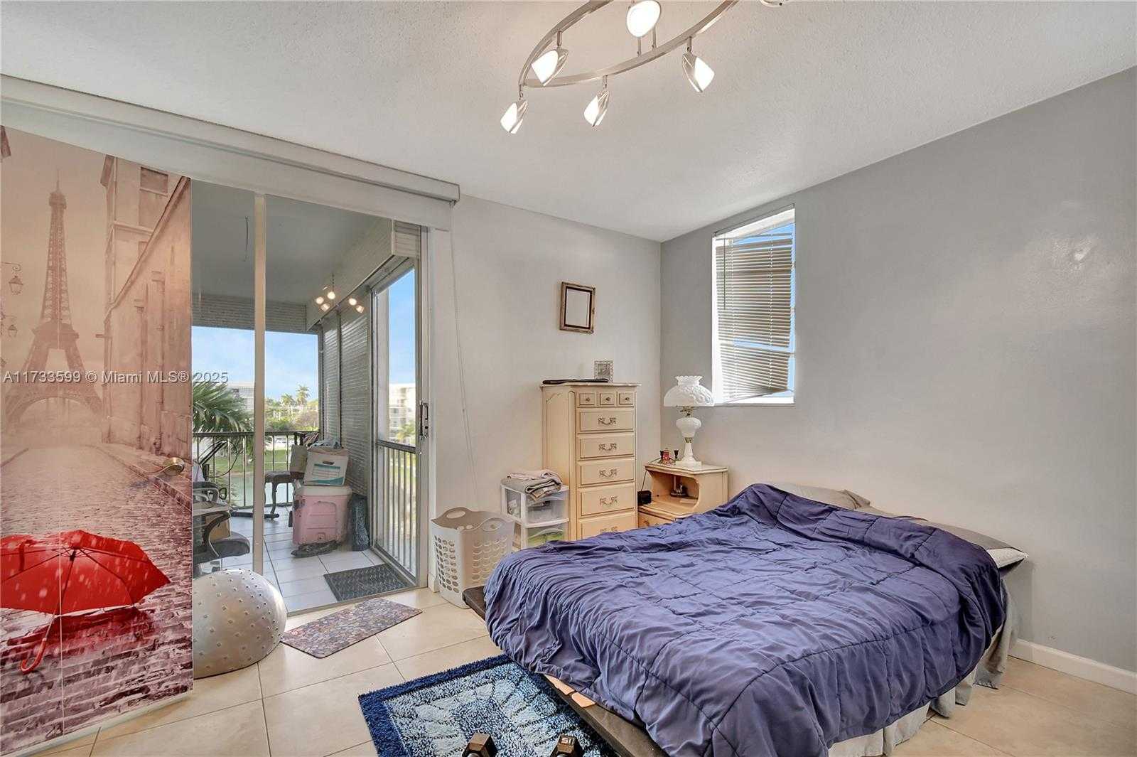 Small Image of 2905 POINT EAST DR #L506, Aventura Number 11