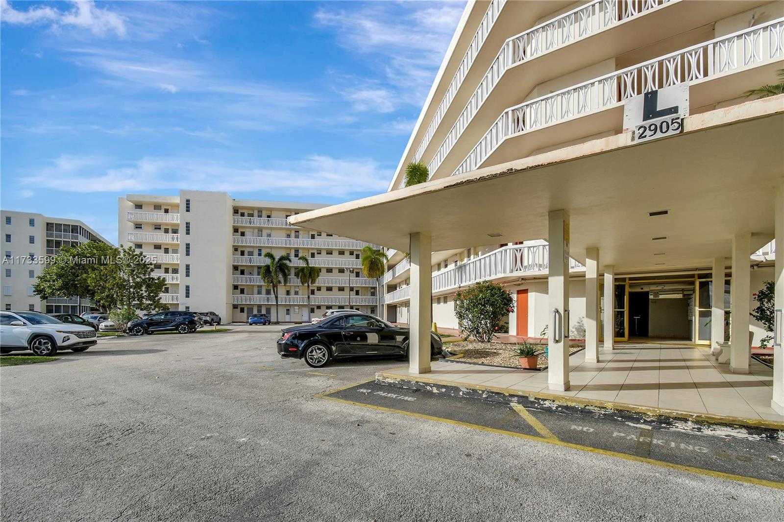 Small Image of 2905 POINT EAST DR #L506, Aventura Number 2