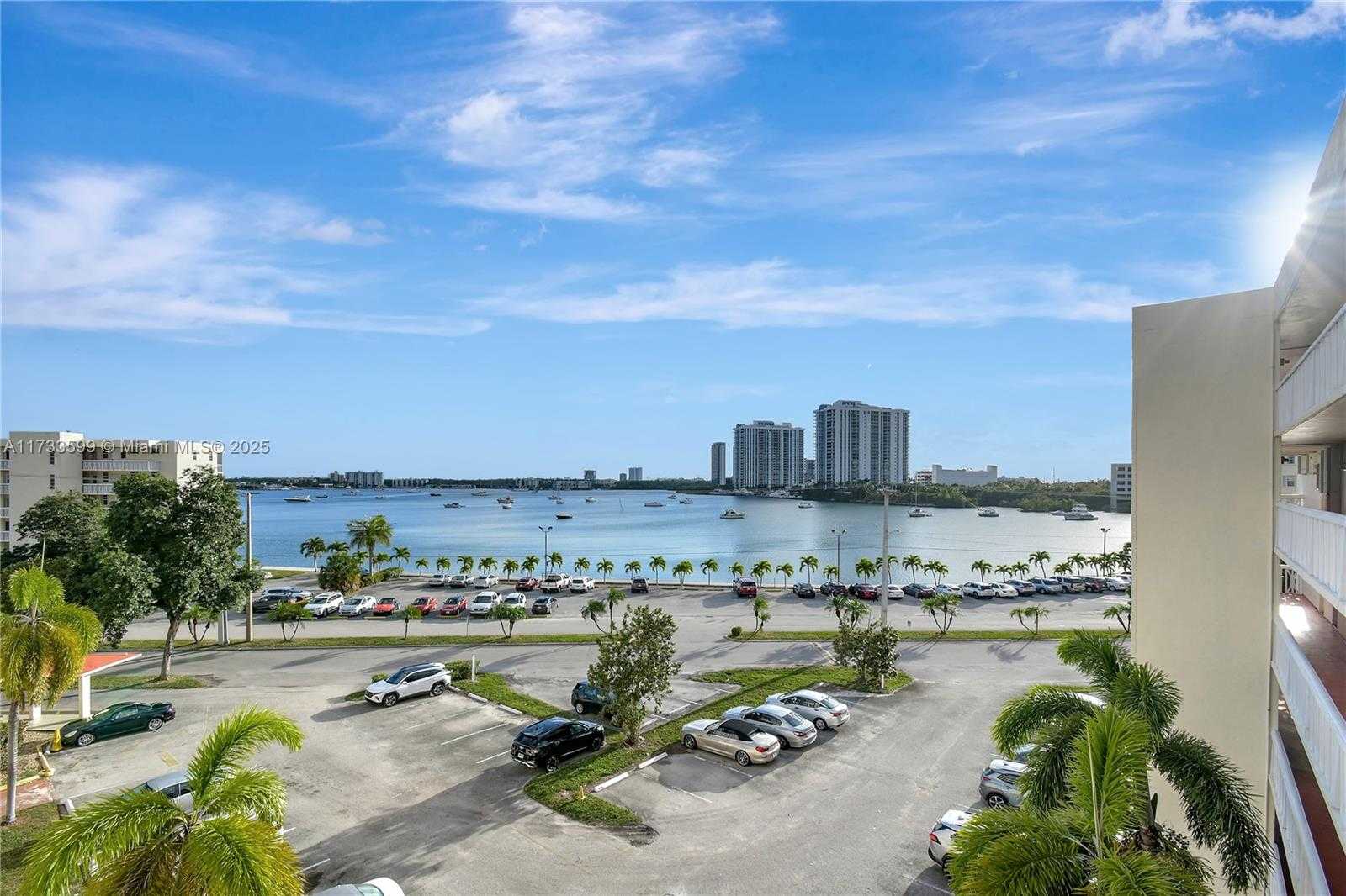 Small Image of 2905 POINT EAST DR #L506, Aventura Number 3