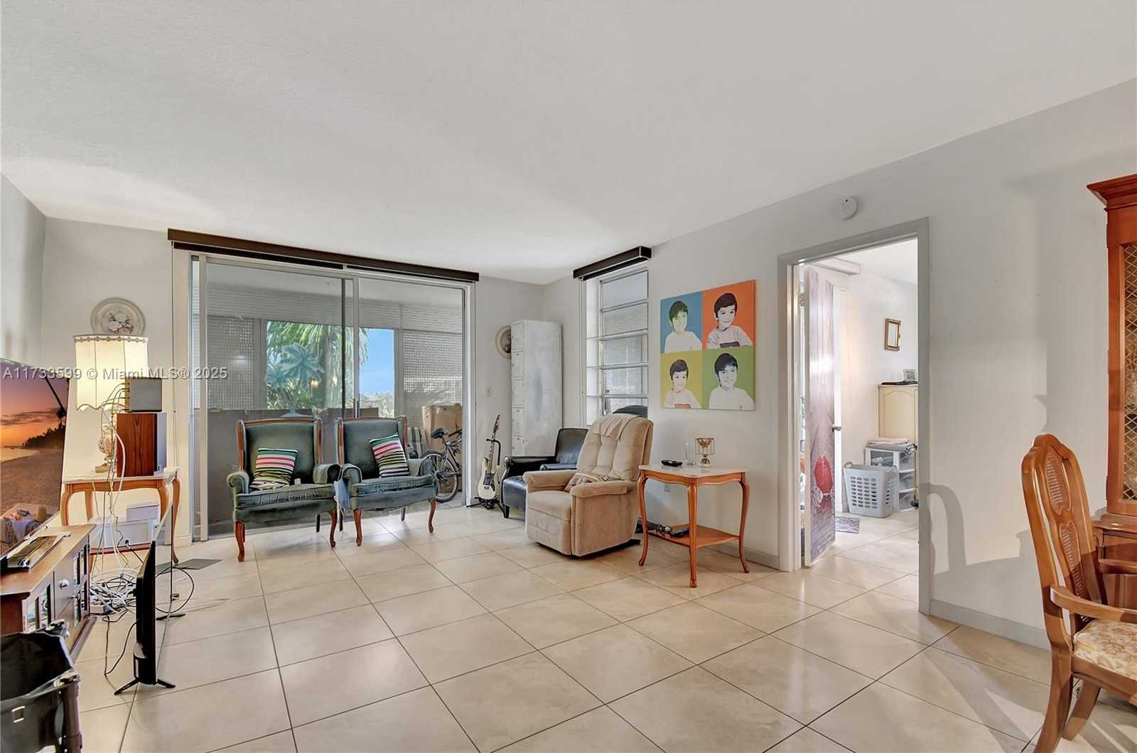 Small Image of 2905 POINT EAST DR #L506, Aventura Number 9