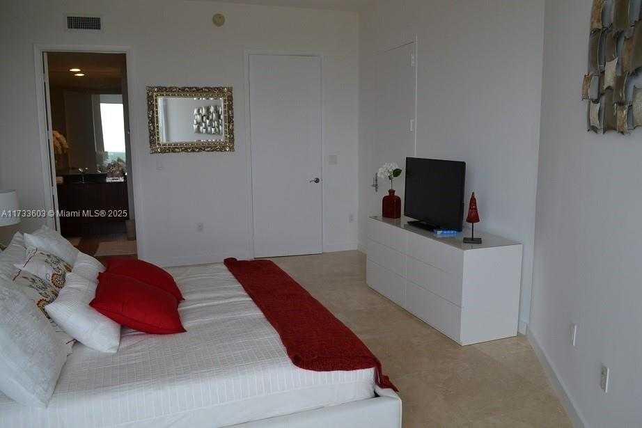 Small Image of 15901 COLLINS AVE #2705, Sunny Isles Beach Number 21