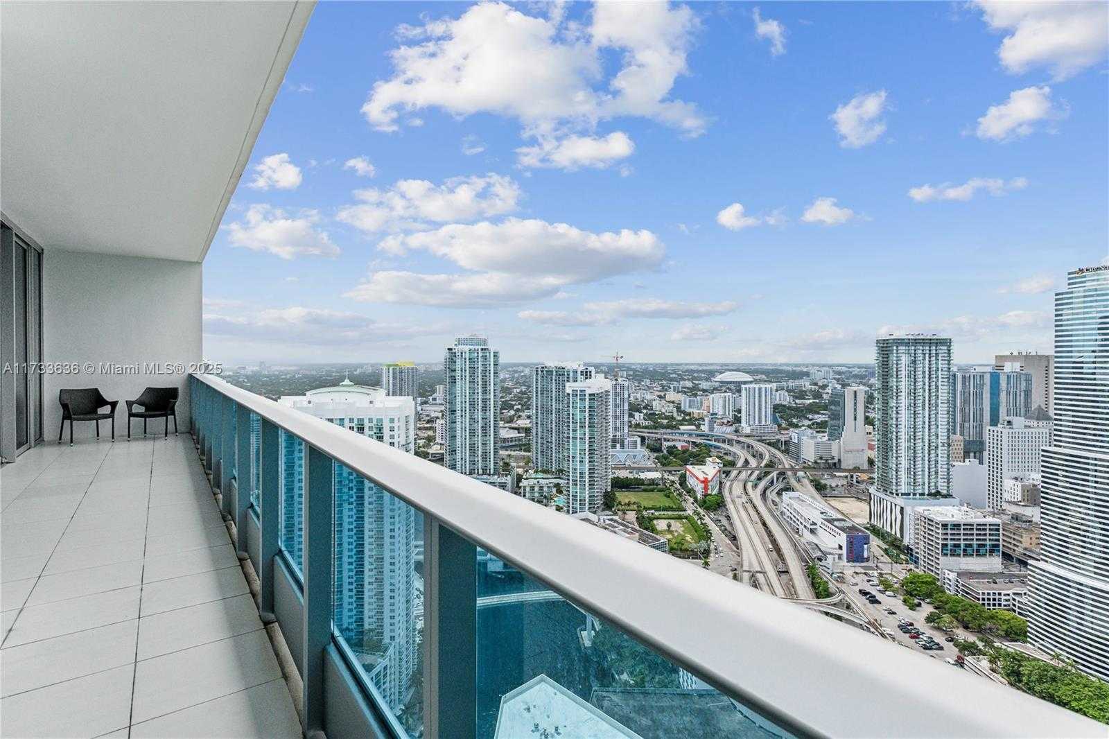 Small Image of 200 BISCAYNE BOULEVARD WAY #4912, Miami Number 14